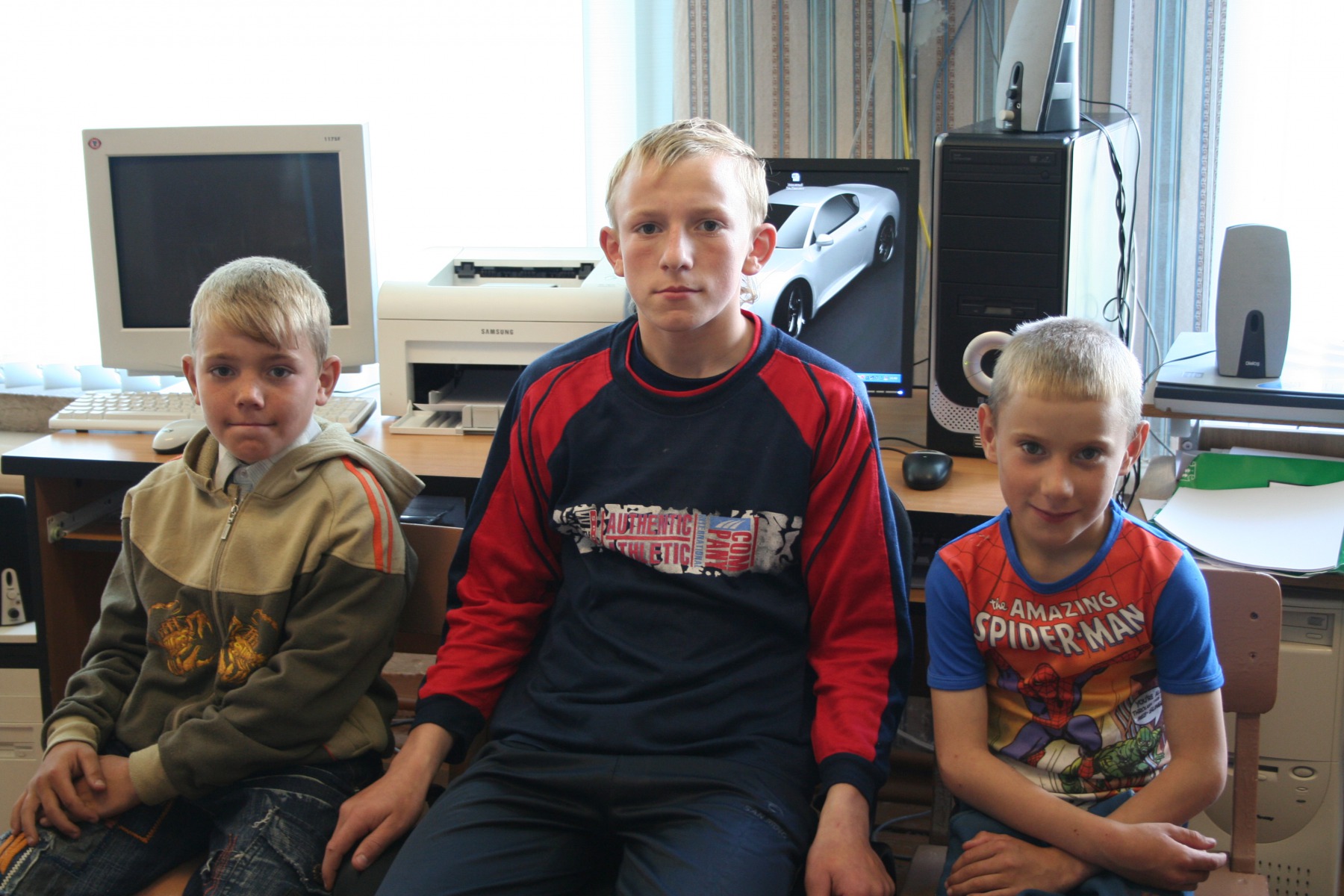 Ученики Харлапковской школы в компьютерном классе
